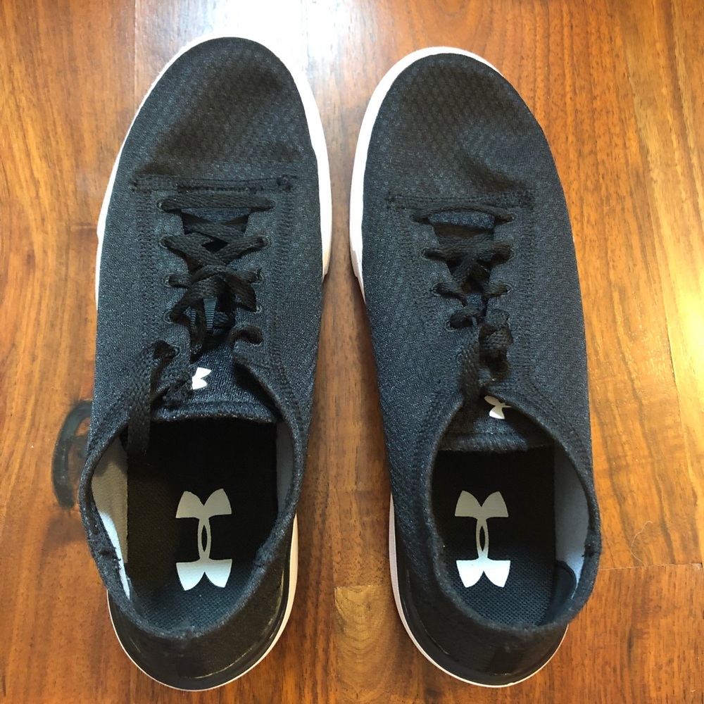 Under Armour Youth Black Sneakers Size 6 Y
